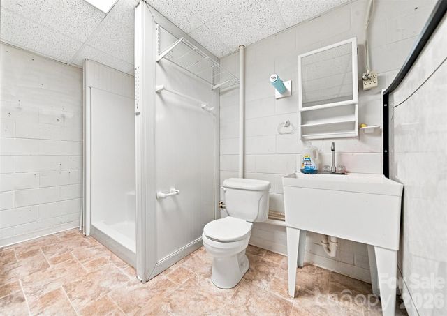 1338 Willow Creek Drive, Newton, NC 28658