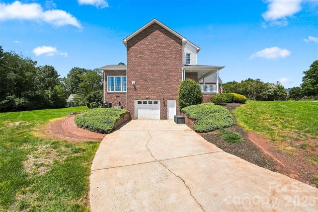 1338 Willow Creek Drive, Newton, NC 28658