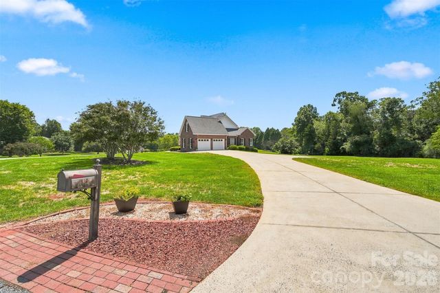 1338 Willow Creek Drive, Newton, NC 28658