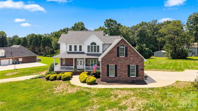 1338 Willow Creek Drive, Newton, NC 28658