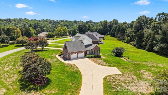 1338 Willow Creek Drive, Newton, NC 28658