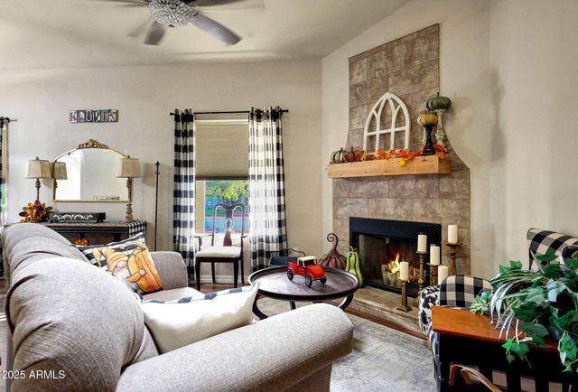 6915 W ORAIBI Drive, Glendale, AZ 85308