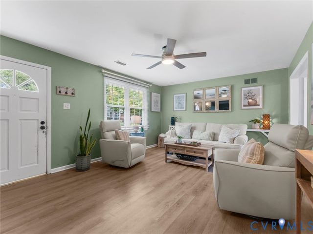 7990 Meadow Dr, Mechanicsville, VA 23111