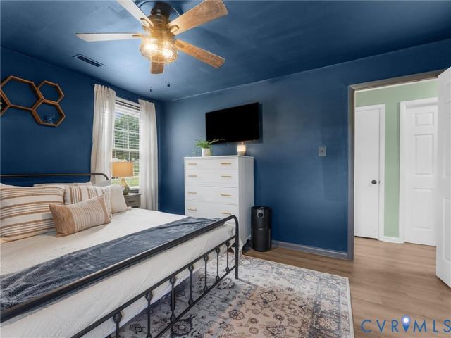 7990 Meadow Dr, Mechanicsville, VA 23111