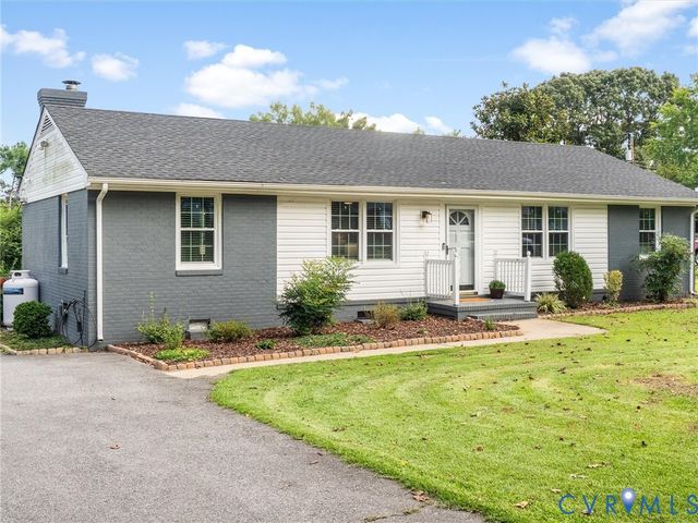 7990 Meadow Dr, Mechanicsville, VA 23111