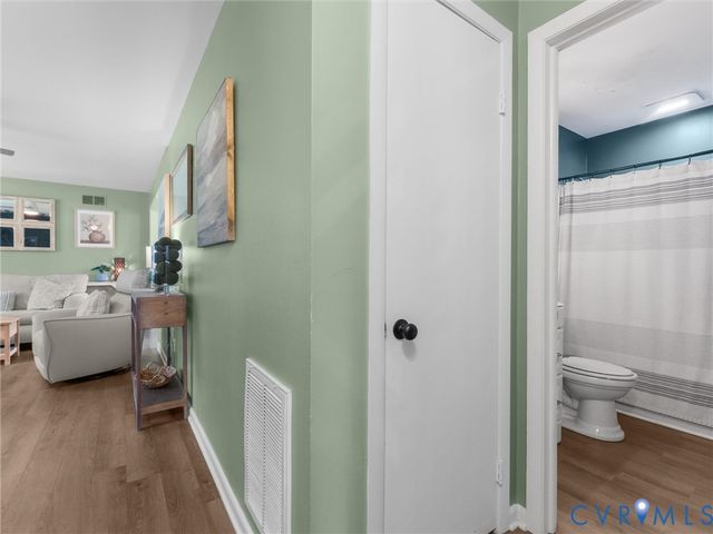 7990 Meadow Dr, Mechanicsville, VA 23111