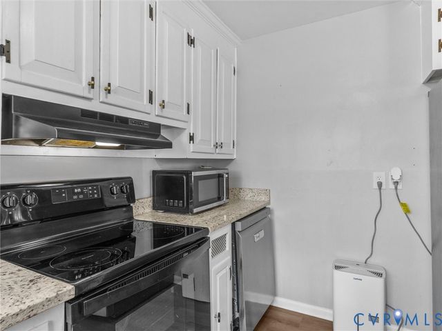 7990 Meadow Dr, Mechanicsville, VA 23111