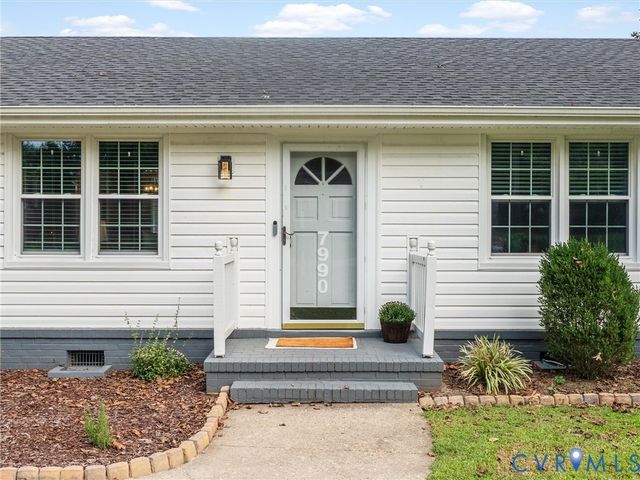 7990 Meadow Dr, Mechanicsville, VA 23111