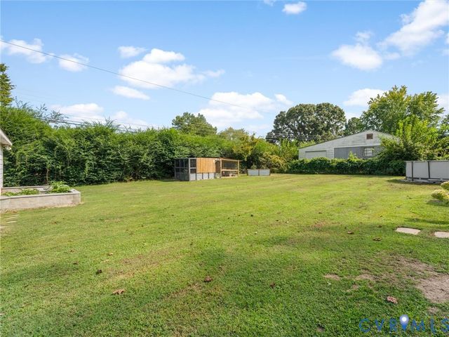 7990 Meadow Dr, Mechanicsville, VA 23111