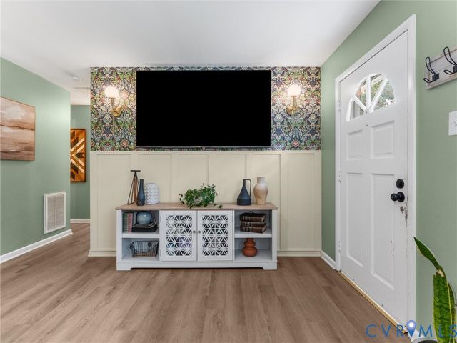 7990 Meadow Dr, Mechanicsville, VA 23111
