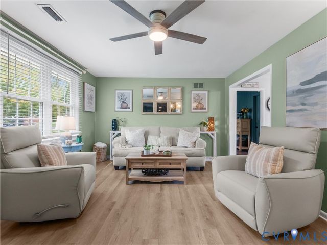 7990 Meadow Dr, Mechanicsville, VA 23111