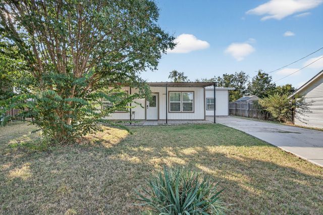 1006 E Hook Street, Stephenville, TX 76401