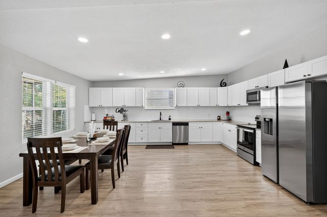 1006 E Hook Street, Stephenville, TX 76401