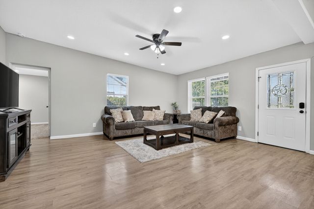 1006 E Hook Street, Stephenville, TX 76401