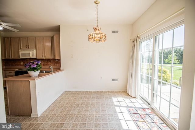 135 S FOUNDERS CT, Warrington, PA 18976