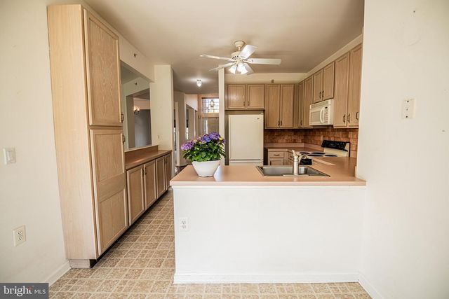 135 S FOUNDERS CT, Warrington, PA 18976