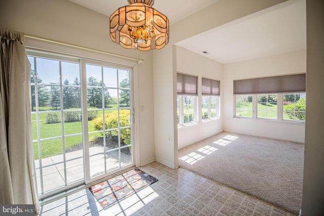 135 S FOUNDERS CT, Warrington, PA 18976