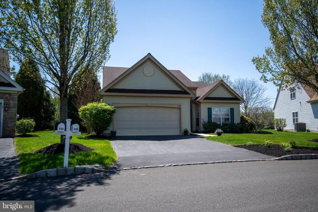 135 S FOUNDERS CT, Warrington, PA 18976