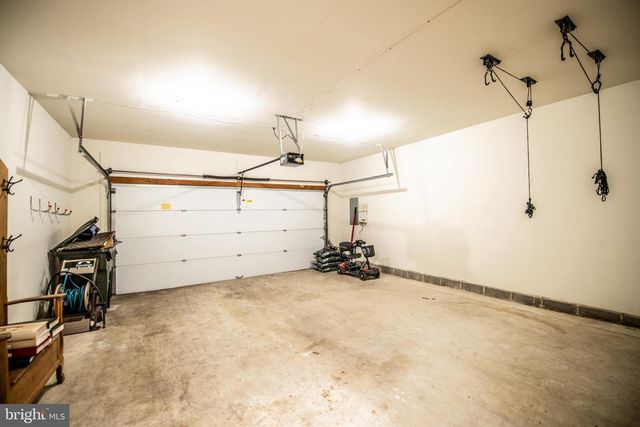 135 S FOUNDERS CT, Warrington, PA 18976