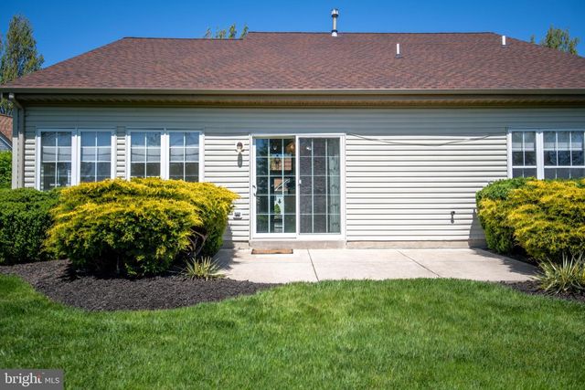 135 S FOUNDERS CT, Warrington, PA 18976