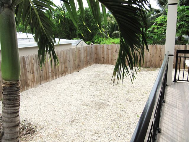 16 Tina Place, Key Largo, FL 33037