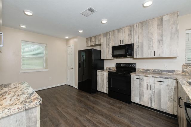 11428 Debbie Lane, Iola, TX 77861