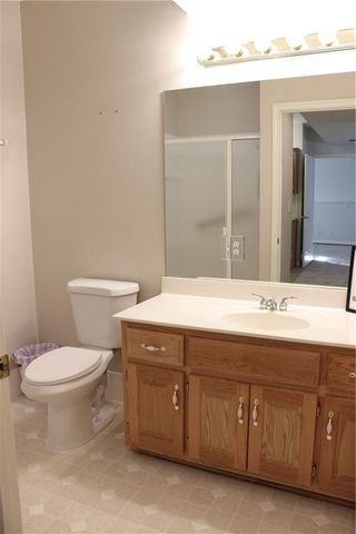 1025 SW Pacific Drive, Lee's Summit, MO 64081