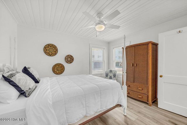 715 Carolina Beach Avenue N, Carolina Beach, NC 28428