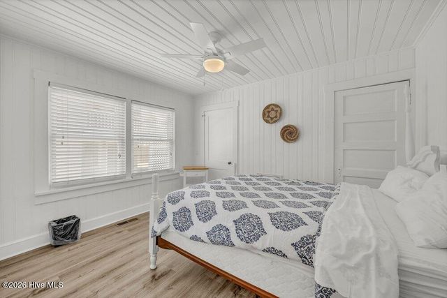 715 Carolina Beach Avenue N, Carolina Beach, NC 28428