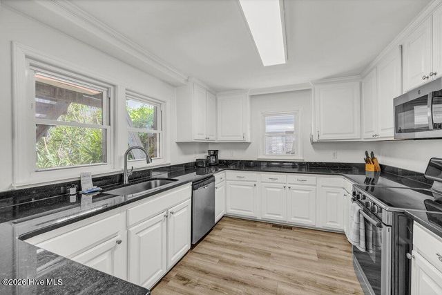 715 Carolina Beach Avenue N, Carolina Beach, NC 28428