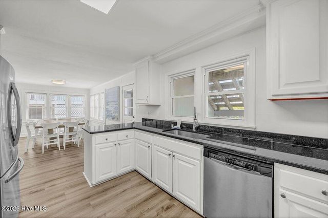 715 Carolina Beach Avenue N, Carolina Beach, NC 28428
