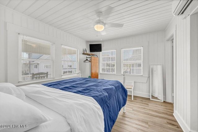 715 Carolina Beach Avenue N, Carolina Beach, NC 28428