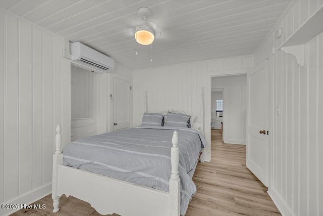715 Carolina Beach Avenue N, Carolina Beach, NC 28428