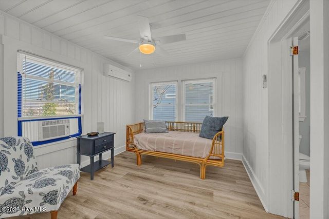 715 Carolina Beach Avenue N, Carolina Beach, NC 28428