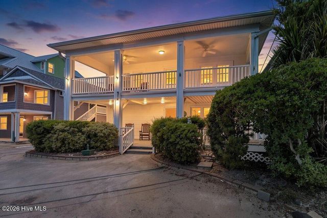 715 Carolina Beach Avenue N, Carolina Beach, NC 28428