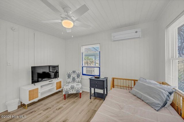 715 Carolina Beach Avenue N, Carolina Beach, NC 28428