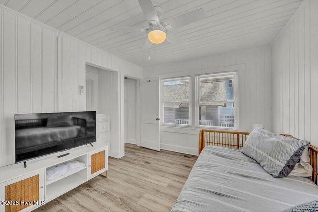 715 Carolina Beach Avenue N, Carolina Beach, NC 28428
