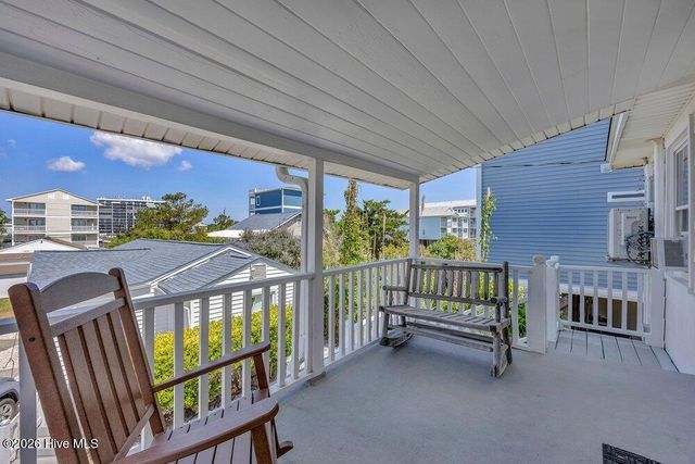 715 Carolina Beach Avenue N, Carolina Beach, NC 28428