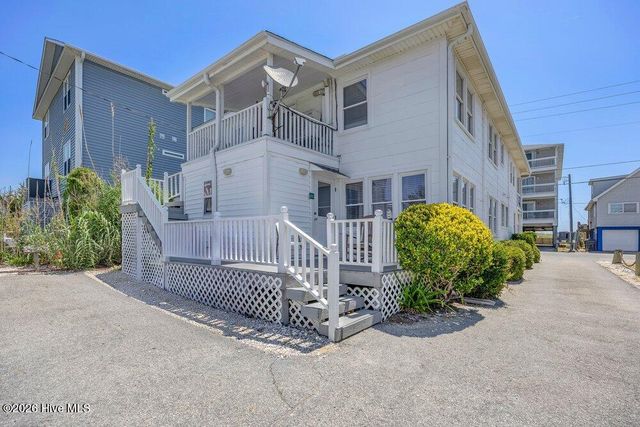 715 Carolina Beach Avenue N, Carolina Beach, NC 28428
