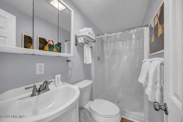 715 Carolina Beach Avenue N, Carolina Beach, NC 28428