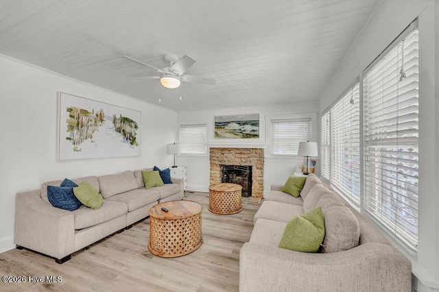 715 Carolina Beach Avenue N, Carolina Beach, NC 28428