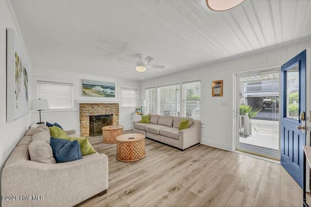 715 Carolina Beach Avenue N, Carolina Beach, NC 28428