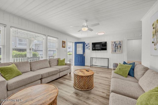 715 Carolina Beach Avenue N, Carolina Beach, NC 28428