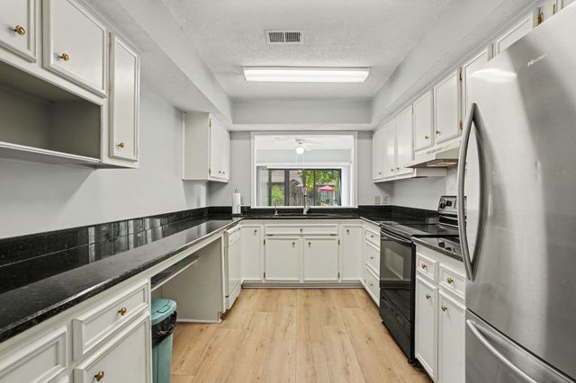 100 Hickory Dr., Conway, SC 29526