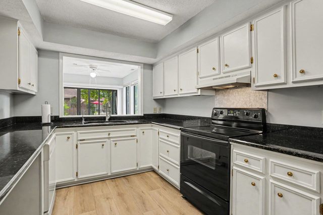 100 Hickory Dr., Conway, SC 29526