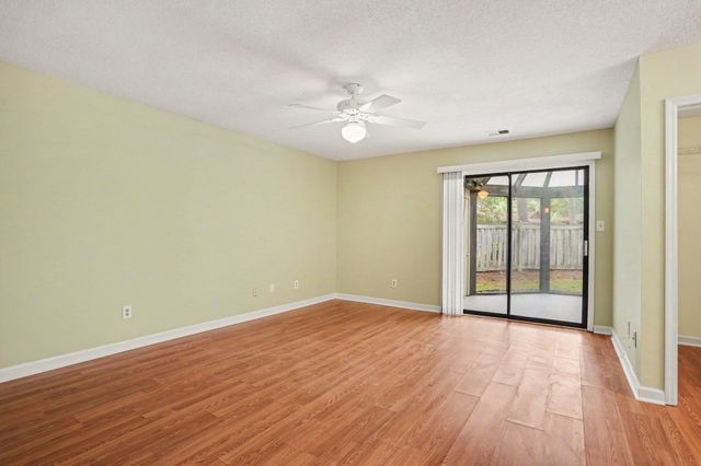 100 Hickory Dr., Conway, SC 29526