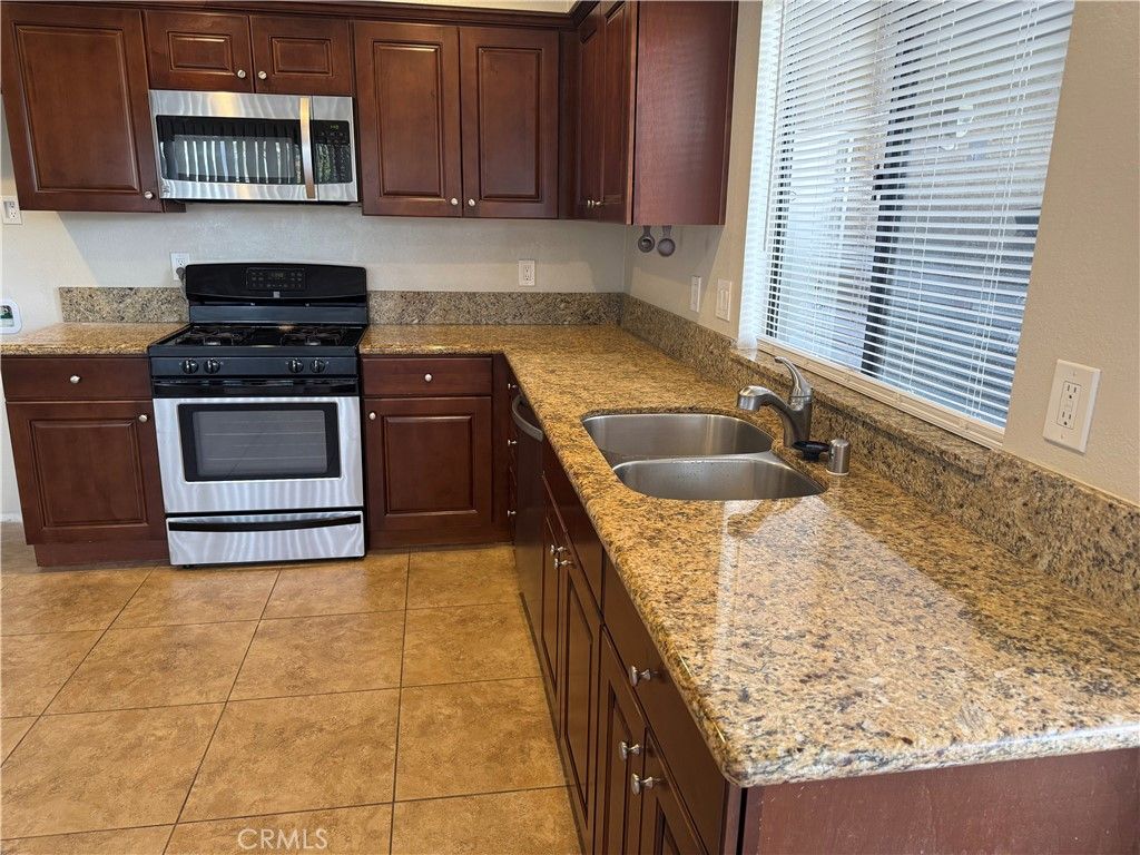 44580 La Paz, Temecula, CA 92592 — photo 3