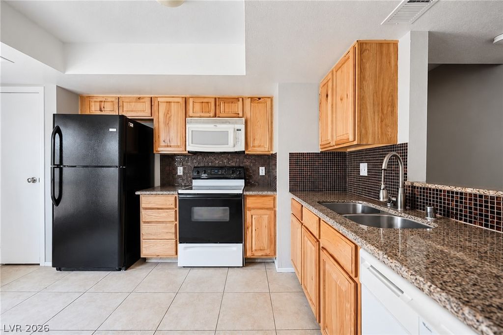 2961 Country Manor Lane 14, Las Vegas, NV 89115 — photo 4