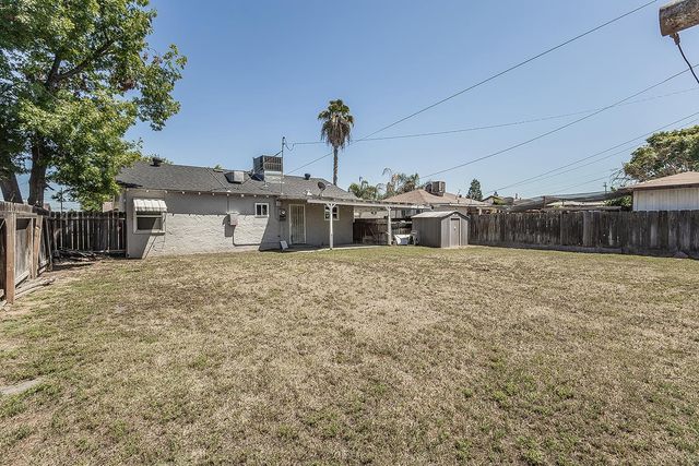 2053 Mayfair Drive E, Fresno, CA 93703