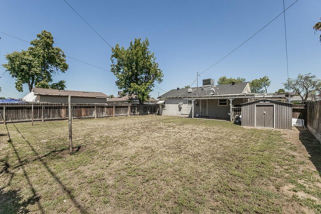 2053 Mayfair Drive E, Fresno, CA 93703